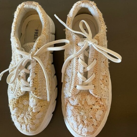 Free People Catch Me If You Can Crochet Lace Up Sneakers Platform 37/7 - Picture 4 of 6